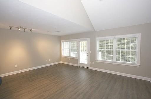 2nd image of 64 Hastings St APT 206