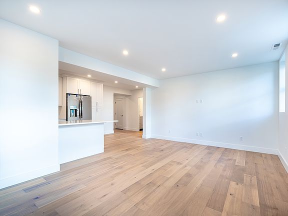 4th image of 90 S Highland Ave #1