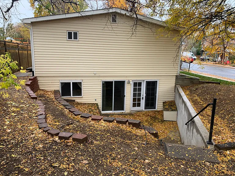 705 Maple St #B — Photo 1
