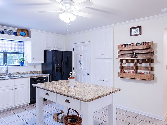 4th image of 108 Riverbirch Ln