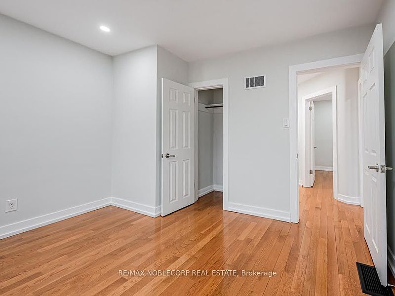 Toronto House for rent - 3 Bedrooms — photo 8