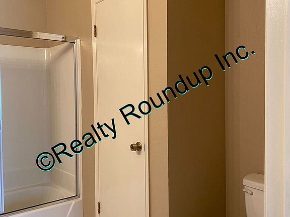 4th image of 1912 Hacienda Dr