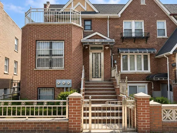 5355 65th Pl, Maspeth, NY 11378