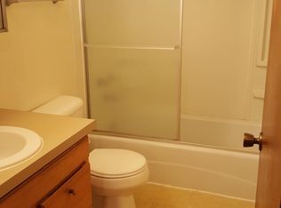 13418 SE Sherman St, Portland, OR 97233