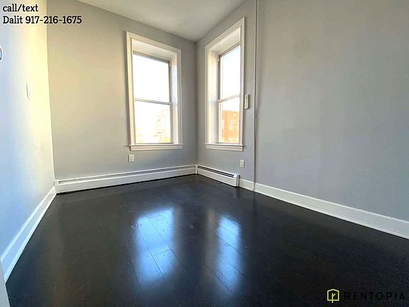 2nd image of 206 Calyer St #2C