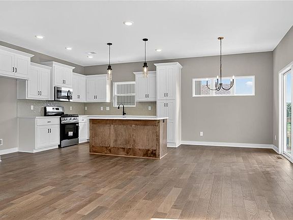 5th image of 16243 Giorgia St