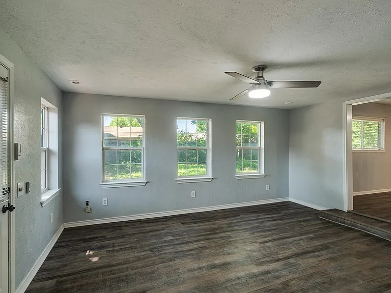 3510 Kent Ln — Photo 24