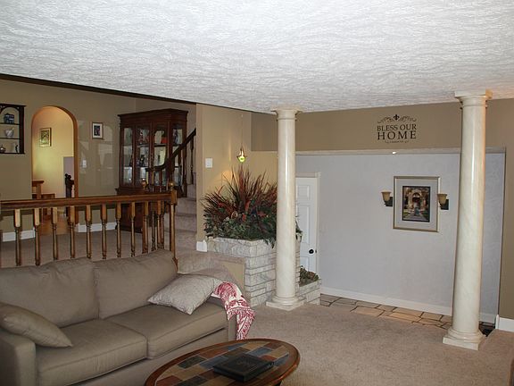 3rd image of 5721 S 93rd St