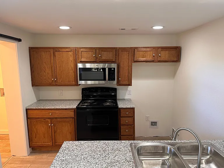 1816 N Double Springs Rd — Photo 3