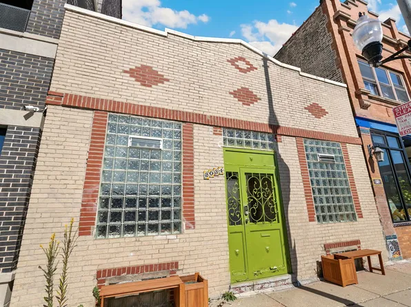 2034 W 18th St, Chicago, IL 60608