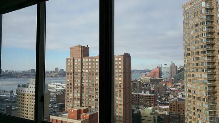 Rented by Kian Realty | media 35