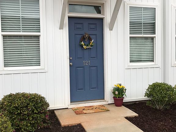 2nd image of 121 Valley Creek Dr