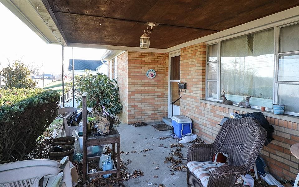 2nd image of 130 Steelman Ave