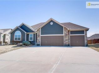 4413 SW Lyndsie Ct, Lees Summit, MO 64082