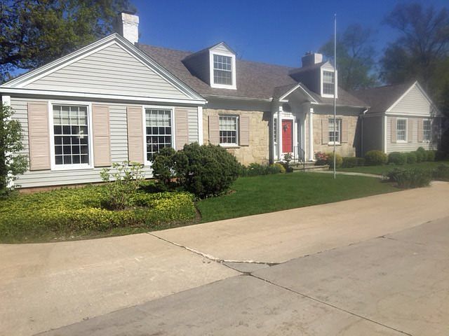 1st image of 1033 Roy Dr