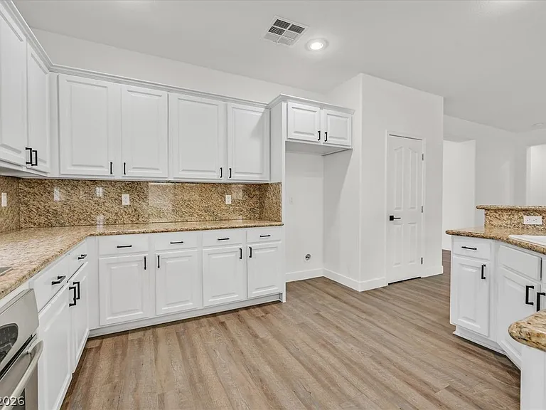 913 Hickory Park St — Photo 22