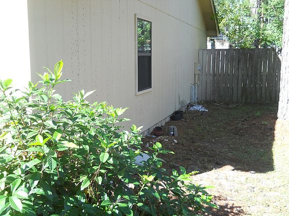 3rd image of 2614 Meadow Pl