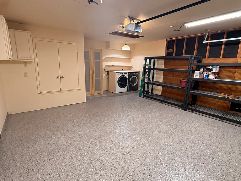 10513 Archdale Dr — Photo 23
