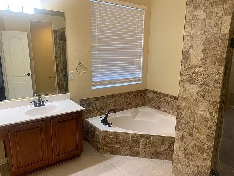 4410 Shavano Cross — Photo 15