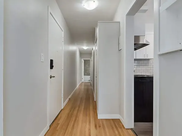 The Mount Royal, 2416 14th St SW, Calgary, AB T2T 3T6