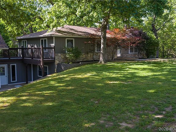 3rd image of 40 Ginny Dr