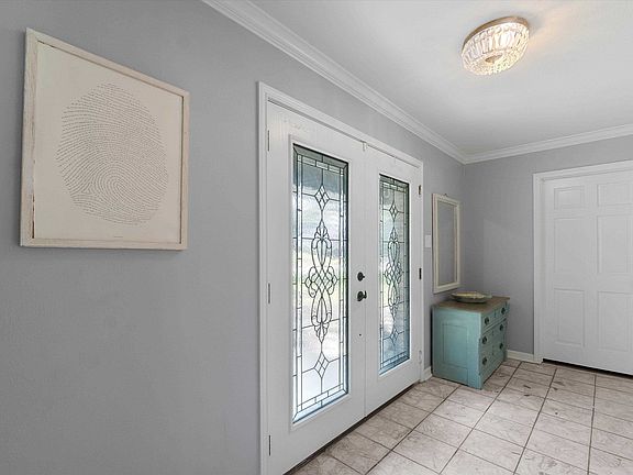 3rd image of 701 Eden Dr