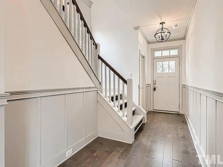 501 Germaine St — Photo 4