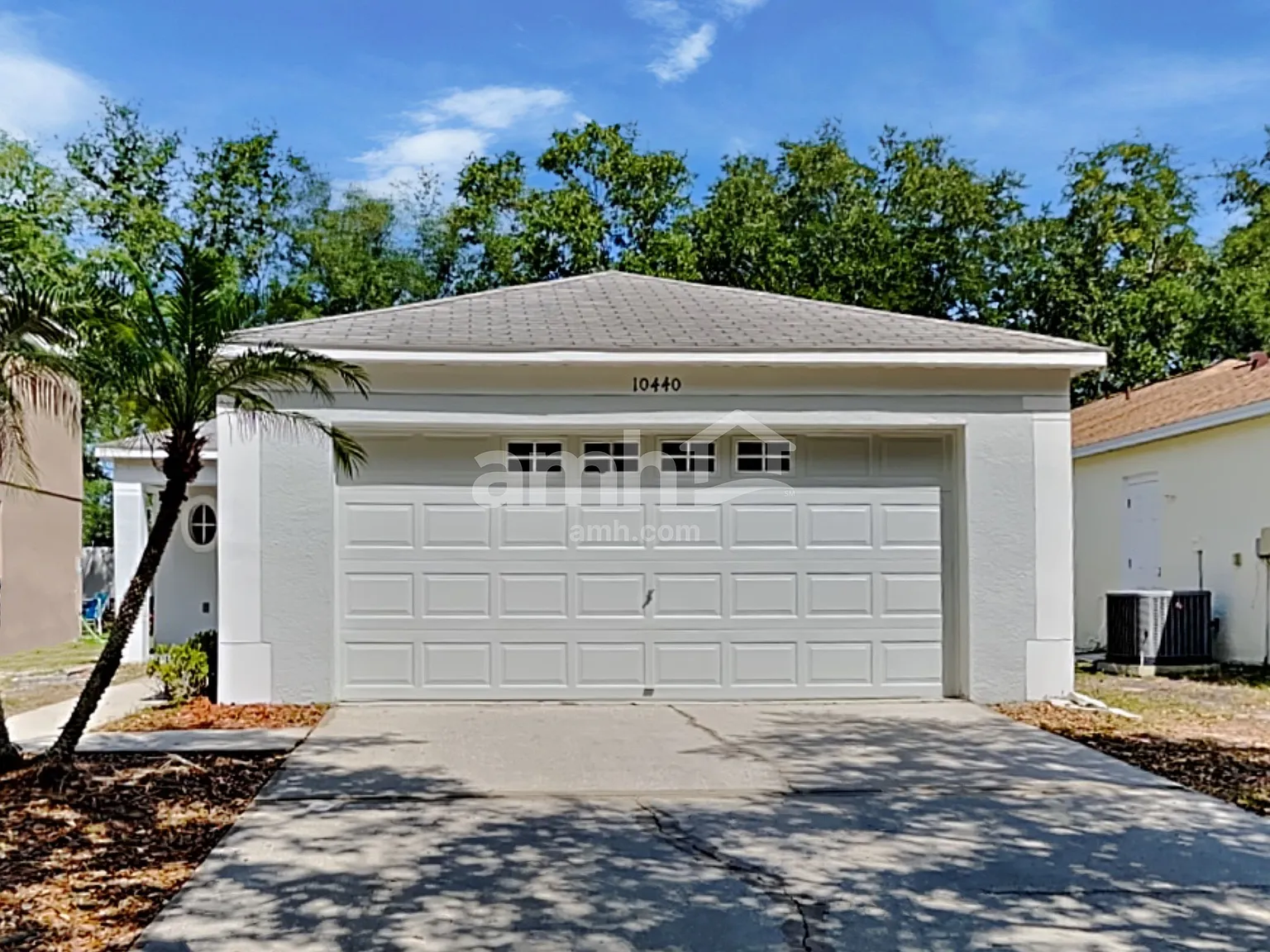 3 bed, 2.0 bath, 1319 sqft, $2,070 — Photo 1