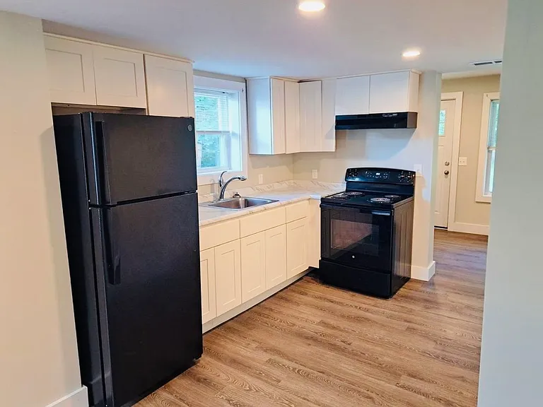 2046 Hartford Ave #5 — Photo 15