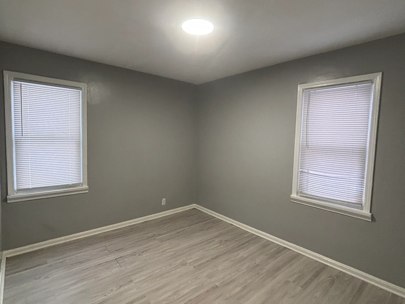 3 bed, 1070 sqft, $1,650 — Photo 2