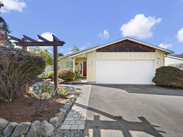 2092 Four Oaks Grange Rd, Eugene, OR 97405