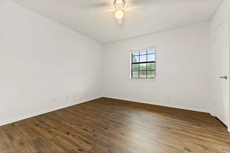 1376 Poppy Ln — Photo 16