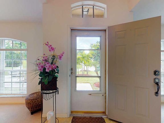 5th image of 849 SE Streamlet Ave