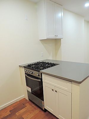5th image of 138 Orchard St APT 12