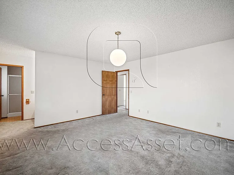 21825 Canyon Dr — Photo 11