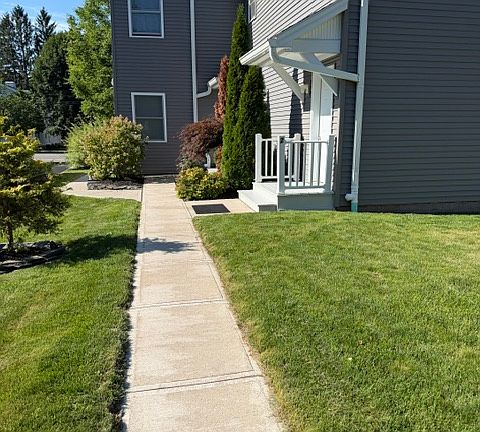 2nd image of 151 W Main St