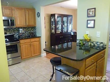 5th image of 5004 Applewood Cir