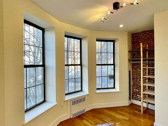 3rd image of 1057 Bergen St #1AM