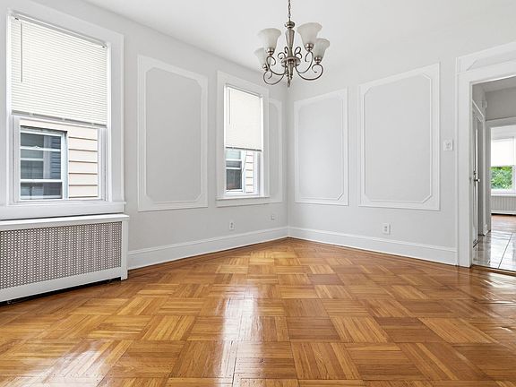 4th image of 211 McAdoo Ave