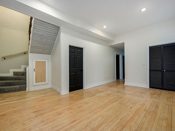 2nd image of 2052 W Coulter St #2