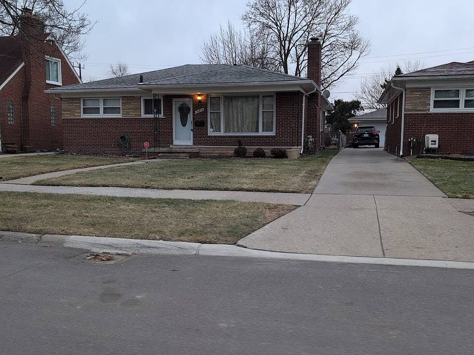 2nd image of 16474 Sprenger Ave