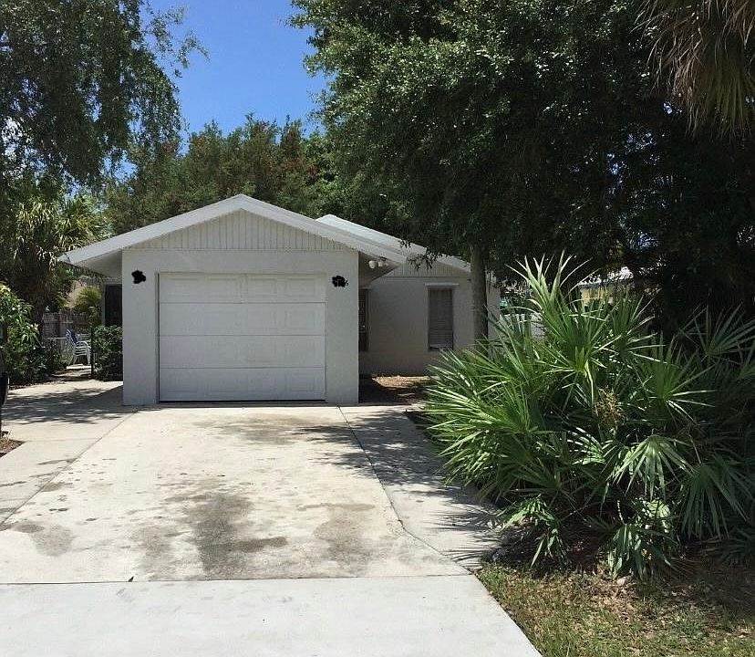 1st image of 546 110th Ave N
