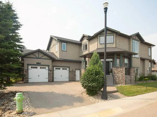 46 NE Bannerman Close, Red Deer, AB T4R 0L8