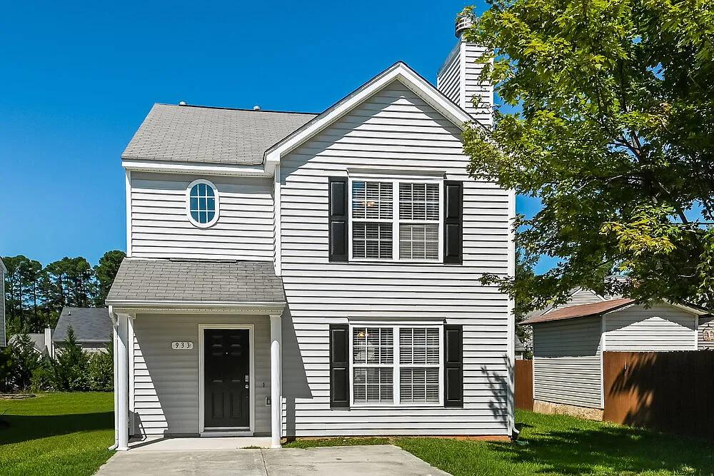3 bed, 2.5 bath, 1454 sqft, $2,010 — Photo 1