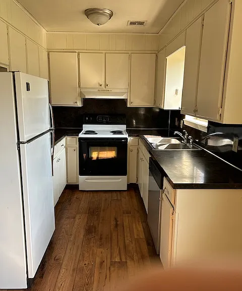 1716 N Jones Ave #3 — Photo 3