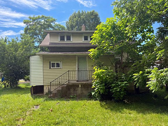 5th image of 2670 Fern Ave