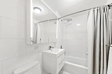 Rented by R New York