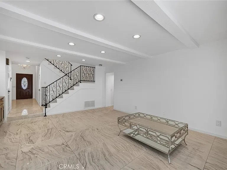 20454 Elkwood St — Photo 7