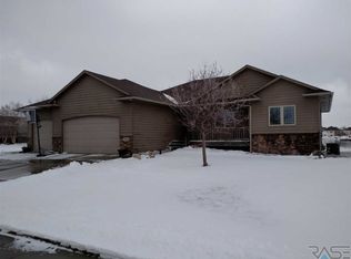 320 W Ivy Rd, Tea, SD 57064