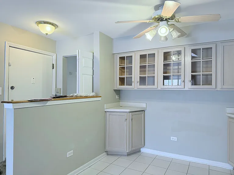 1611 N Windsor Dr — Photo 12